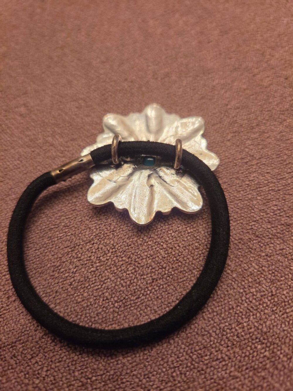Silver-tone Starburst Concho Hair Tie - NWOT - Picture 3 of 4